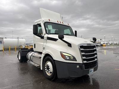 Freightliner Cascadia 126 Single Axle Day Cab Truck - 410HP, 12 Speed Automatic