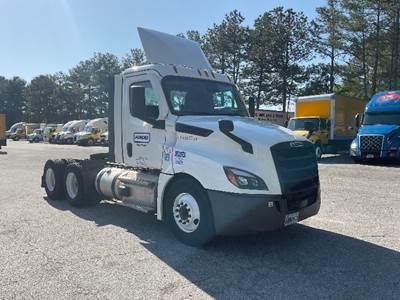 Freightliner Cascadia 126 Day Cab Truck - 435HP, 12 Speed Automatic