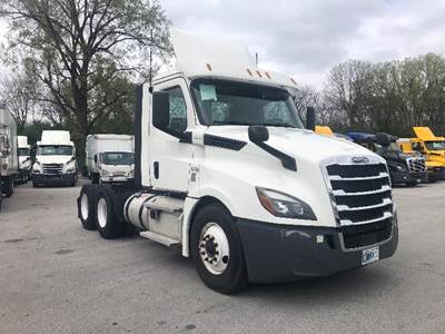 Freightliner Cascadia 126 Day Cab Truck - 435HP, 12 Speed Automatic