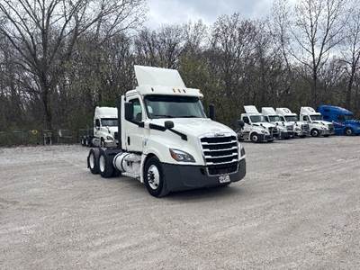 Freightliner Cascadia 126 Day Cab Truck - 435HP, 12 Speed Automatic