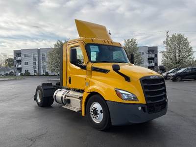 Freightliner Cascadia 126 Single Axle Day Cab Truck - 410HP, 12 Speed Automatic