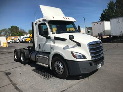 Freightliner Cascadia 126 Day Cab Truck - 435HP, 12 Speed Automatic