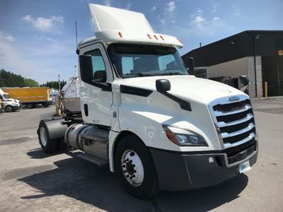Freightliner Cascadia 126 Single Axle Day Cab Truck - 410HP, 12 Speed Automatic