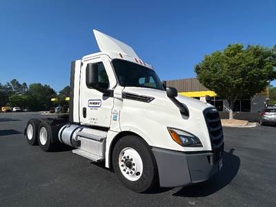 Freightliner Cascadia 126 Day Cab Truck - 455HP, 12 Speed Automatic