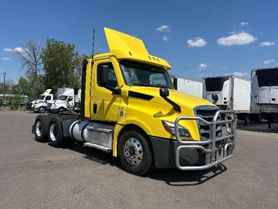 Freightliner Cascadia 126 Day Cab Truck - 435HP, 12 Speed Automatic