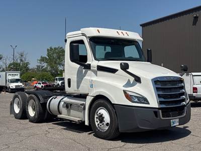 Freightliner Cascadia 126 Day Cab Truck - Cummins 400HP, 13 Speed Automatic
