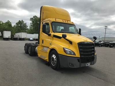 Freightliner Cascadia 126 Day Cab Truck - 505HP, 10 Speed Manual