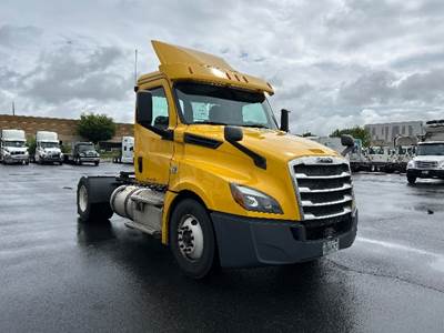 Freightliner Cascadia 126 Single Axle Day Cab Truck - 410HP, 12 Speed Automatic