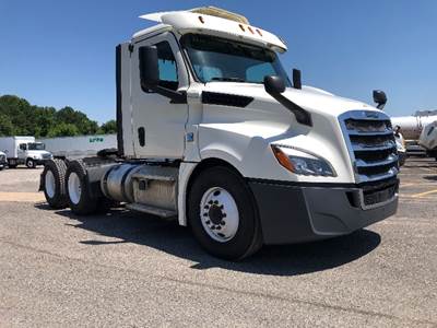 Freightliner Cascadia 126 Day Cab Truck - 435HP, 12 Speed Automatic