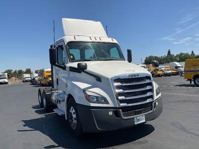 Freightliner Cascadia 126 Day Cab Truck - 455HP, 12 Speed Automatic