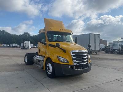 Freightliner Cascadia 126 Single Axle Day Cab Truck - 410HP, 12 Speed Automatic