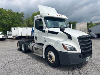 Freightliner Cascadia 126 Day Cab Truck - Cummins 400HP, 13 Speed Automatic