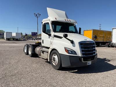 Freightliner Cascadia 126 Day Cab Truck - 435HP, 12 Speed Automatic