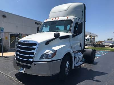 Freightliner Cascadia 126 Single Axle Day Cab Truck - 455HP, 12 Speed Automatic