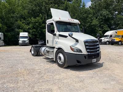 Freightliner Cascadia 126 Single Axle Day Cab Truck - 410HP, 12 Speed Automatic