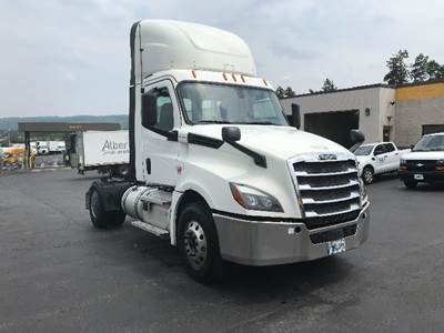 Freightliner Cascadia 126 Single Axle Day Cab Truck - 455HP, 12 Speed Automatic