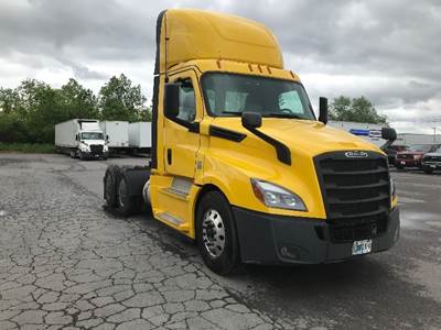 Freightliner Cascadia 126 Day Cab Truck - 505HP, 10 Speed Manual