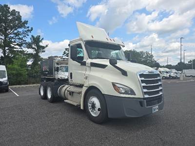 Freightliner Cascadia 126 Day Cab Truck - 435HP, 12 Speed Automatic