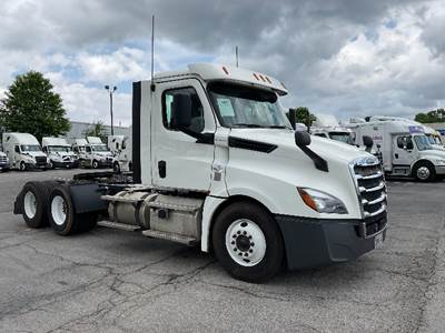 Freightliner Cascadia 126 Day Cab Truck - 450HP, 12 Speed Automatic
