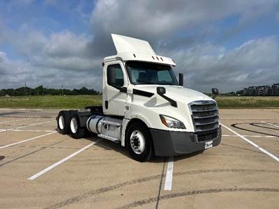 Freightliner Cascadia 126 Day Cab Truck - 435HP, 12 Speed Automatic