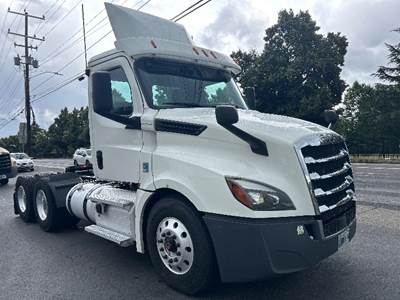 Freightliner Cascadia 126 Day Cab Truck - 435HP, 12 Speed Automatic