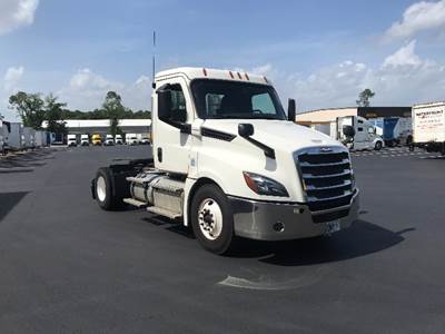 Freightliner Cascadia 126 Single Axle Day Cab Truck - 435HP, 12 Speed Automatic