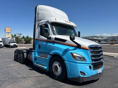 Freightliner Cascadia 126 Day Cab Truck - 455HP, 12 Speed Automatic