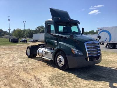 Freightliner Cascadia 126 Single Axle Day Cab Truck - 410HP, 12 Speed Automatic