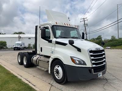 Freightliner Cascadia 126 Day Cab Truck - 435HP, 12 Speed Automatic