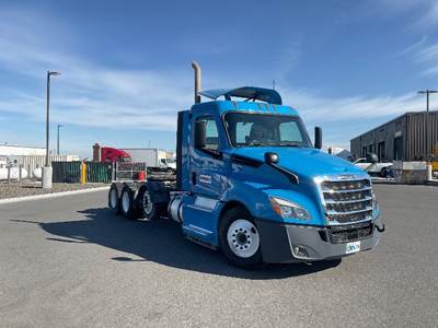 Freightliner Cascadia 126 Day Cab Truck - 455HP, 12 Speed Automatic