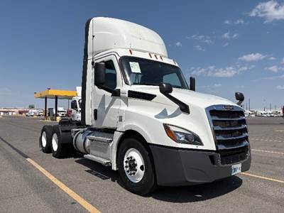 Freightliner Cascadia 126 Day Cab Truck - 435HP, 10 Speed Manual