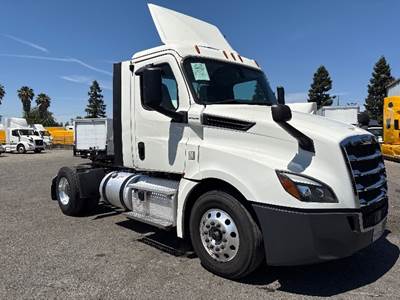Freightliner Cascadia 126 Single Axle Day Cab Truck - 410HP, 12 Speed Automatic
