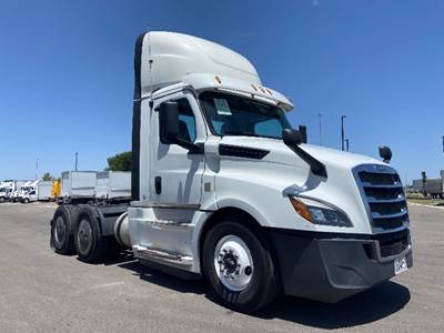 Freightliner Cascadia 126 Day Cab Truck - 400HP, 12 Speed Automatic