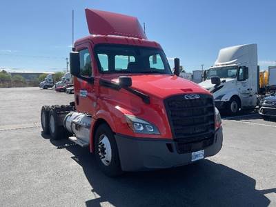 Freightliner Cascadia 126 Day Cab Truck - 435HP, 10 Speed Manual