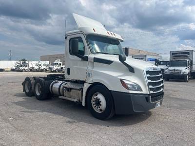 Freightliner Cascadia 126 Day Cab Truck - 435HP, 12 Speed Automatic