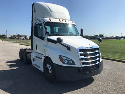 Freightliner Cascadia 126 Day Cab Truck - 455HP, 12 Speed Automatic