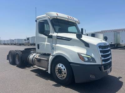 Freightliner Cascadia 126 Day Cab Truck - 455HP, 12 Speed Automatic