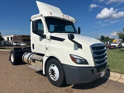 Freightliner Cascadia 126 Single Axle Day Cab Truck - 410HP, 12 Speed Automatic