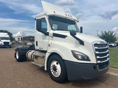 Freightliner Cascadia 126 Single Axle Day Cab Truck - 410HP, 12 Speed Automatic