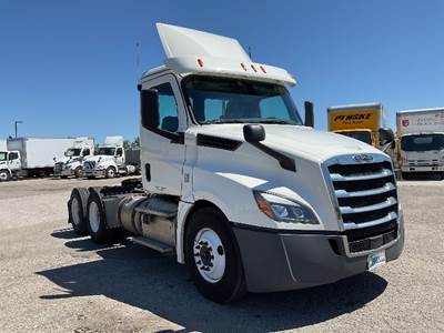 Freightliner Cascadia 126 Day Cab Truck - 435HP, 12 Speed Automatic