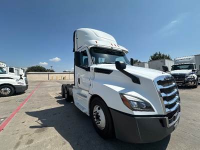 Freightliner Cascadia 126 Day Cab Truck - 400HP, 12 Speed Automatic