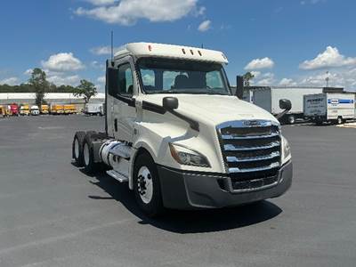 Freightliner Cascadia 126 Day Cab Truck - 435HP, 12 Speed Automatic