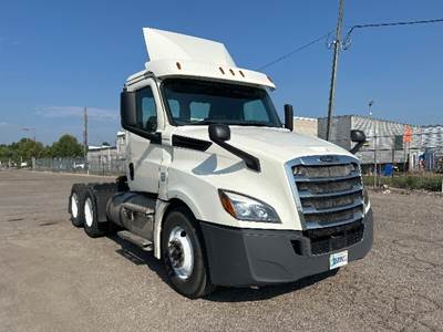 Freightliner Cascadia 126 Day Cab Truck - 435HP, 12 Speed Automatic