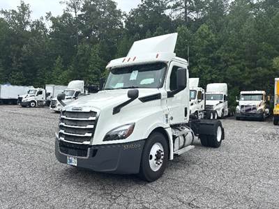 Freightliner Cascadia 126 Single Axle Day Cab Truck - 410HP, 12 Speed Automatic