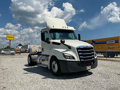Freightliner Cascadia 126 Single Axle Day Cab Truck - 410HP, 12 Speed Automatic