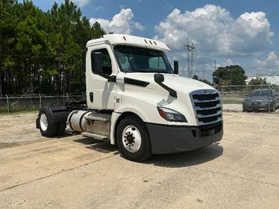 Freightliner Cascadia 126 Single Axle Day Cab Truck - 410HP, 12 Speed Automatic