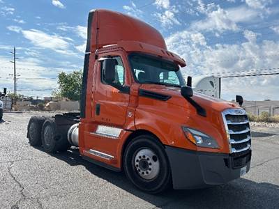 Freightliner Cascadia 126 Day Cab Truck - 400HP, 12 Speed Automatic