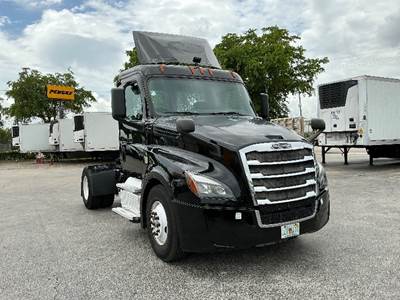 Freightliner Cascadia 126 Single Axle Day Cab Truck - 410HP, 12 Speed Automatic