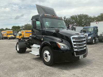 Freightliner Cascadia 126 Single Axle Day Cab Truck - 410HP, 12 Speed Automatic