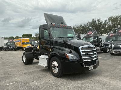 Freightliner Cascadia 126 Single Axle Day Cab Truck - 410HP, 12 Speed Automatic